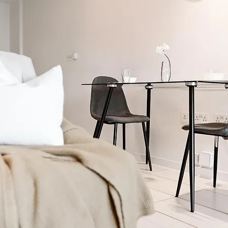Khayat Homes - The Curve - One Bed Лондон Экстерьер фото